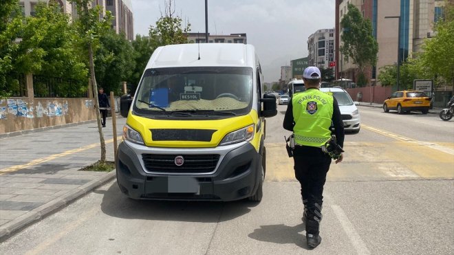 Van'da 10 araç trafikten men edildi