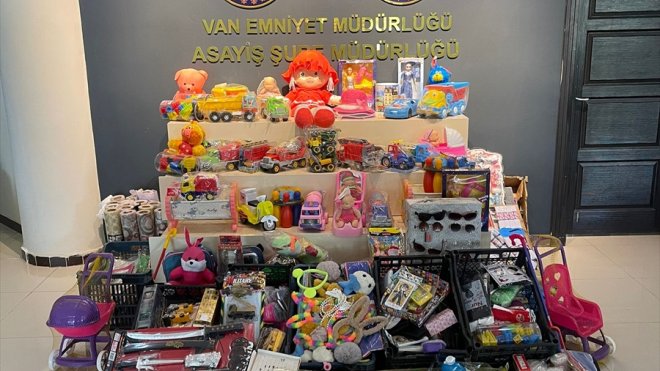 Van'da farklı suçlardan aranan 19 şüpheli tutuklandı