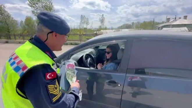 Van'da jandarmadan öğrencilere trafik eğitimi