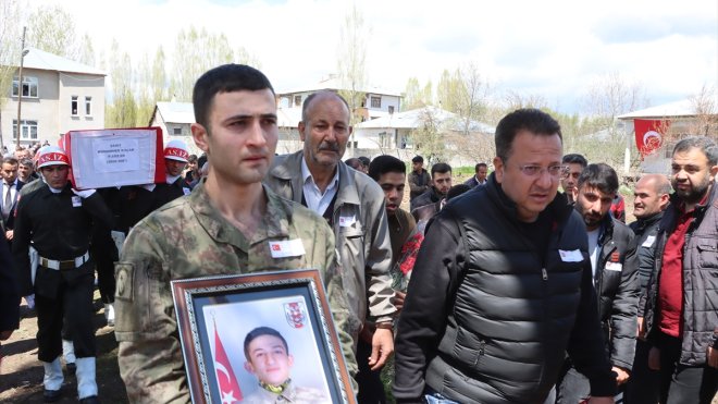 Şehit Muhammed Koçak, memleketi Van'da son yolculuğuna uğurlandı