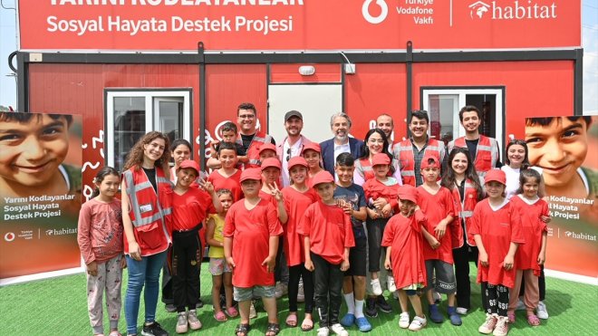 Vodafone, Kahramanmaraş'ta çocuklar için 'konteyner teknoloji sınıfı' kurdu