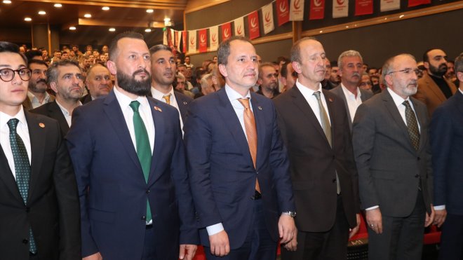 Yeniden Refah Partisi Genel Başkanı Erbakan, Erzurum'da partililerle buluştu: