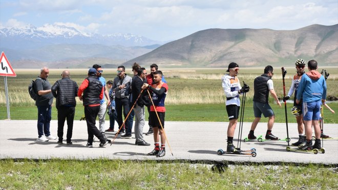 Yüksekova, Tekerlekli Kayak Türkiye Şampiyonası'na ev sahipliği yapıyor