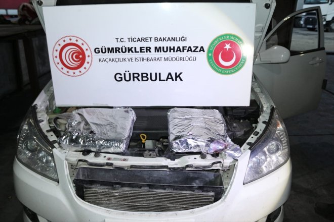 17 madde kişi uyuşturucu 3 tutuklandı kilo geçirilmesine 260 gram ilişkin ele Ağrı