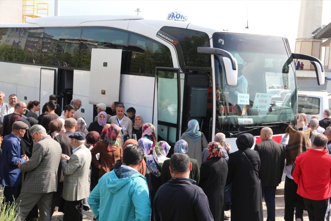 Ağrı'da ilk hac kafilesi kutsal topraklara uğurlandı