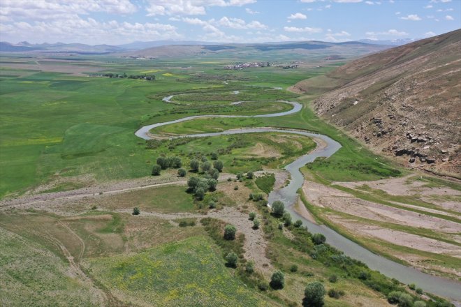 AĞRI - bahar (DRON) çevresinde Murat renkleri Nehri