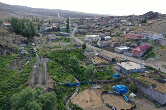 - AĞRI sınırındaki eve güneş su sistemle ulaşıyor İran her enerjili köyde 8