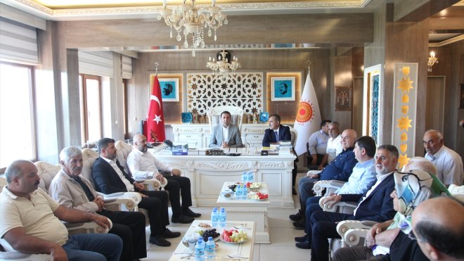 AK Parti Bitlis Milletvekili Bedirhanoğlu, Ahlat'ı ziyareti etti