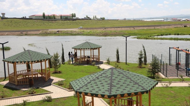 Karlıova'da Gölbahçe Parkı hizmete girdi