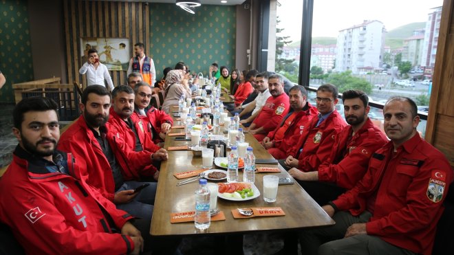 Bitlis'te arama kurtarma ekiplerine teşekkür belgesi verildi