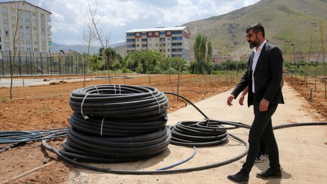 Bitlis'te otogar ve millet bahçesi inşaatları devam ediyor