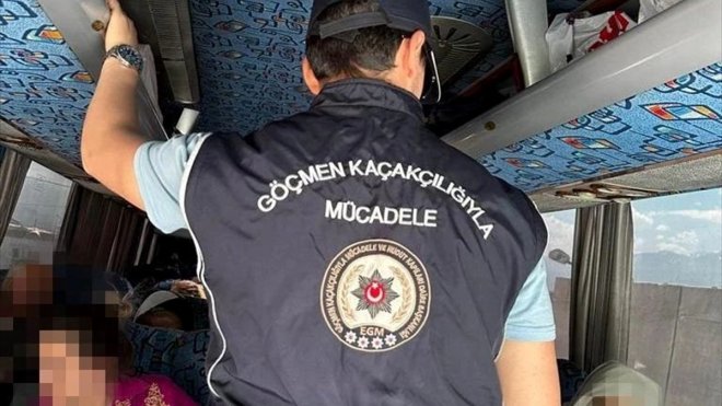 Erzincan polisinin düzensiz göçle ve göçmen kaçaklığıyla mücadele çalışmaları sürüyor