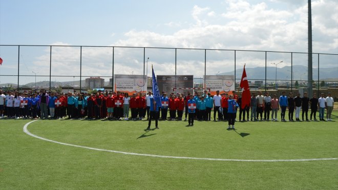 Erzurum'da Analig Osman Bayraktar Sezonu Hokey Grup Müsabakaları başladı