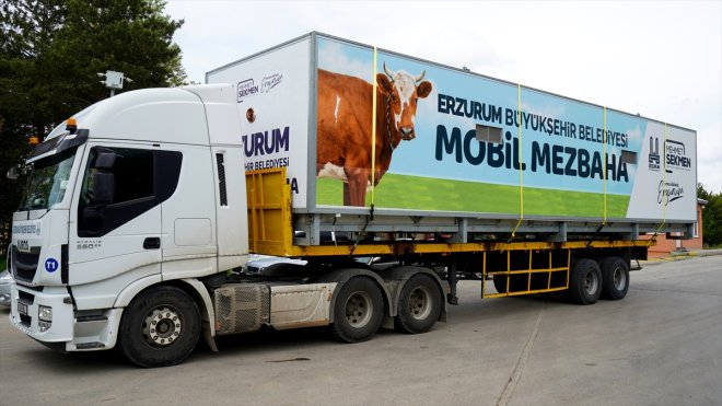 Erzurum Büyükşehir Belediyesi depremlerden etkilenen Adıyaman'a mobil mezbaha gönderdi