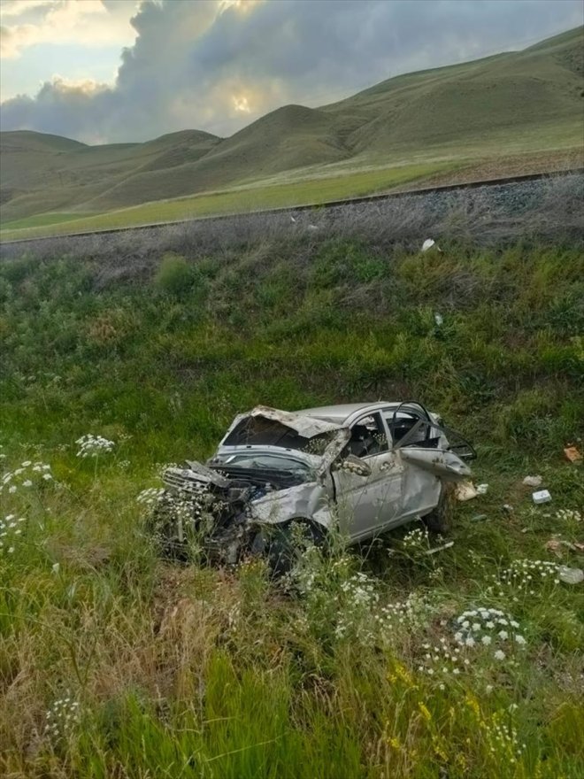 Erzurum'da şarampole devrilen otomobilin sürücüsü yaralandı