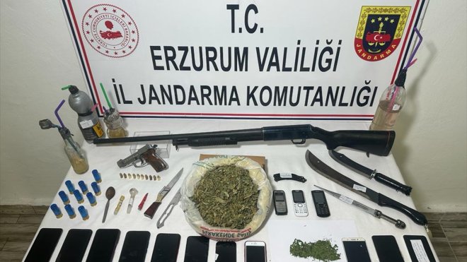 Erzurum merkezli 5 ilde düzenlenen uyuşturucu operasyonda 99 şüpheli yakalandı1