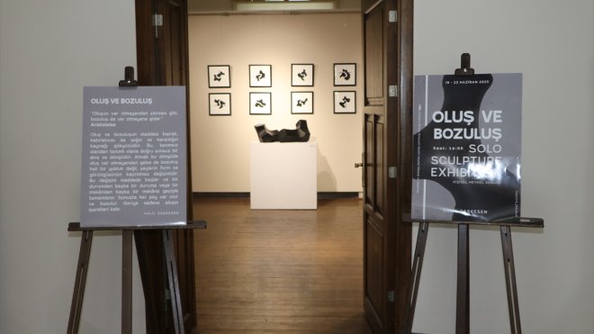 Tarihi Erzurum Kongre Binası'nda "Oluş ve Bozuluş" sergisi açıldı