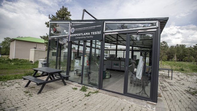 ERZURUM - Yemek atıklarından üretilen gübre çiftçilere ücretsiz dağıtılıyor1