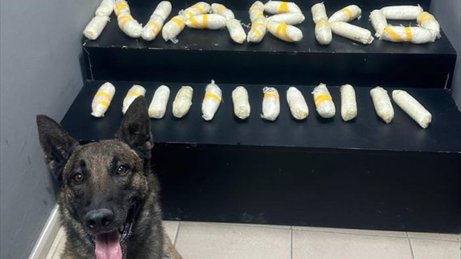 Hakkari'de bir araçta 9 kilo 60 gram sentetik uyuşturucu ele geçirildi