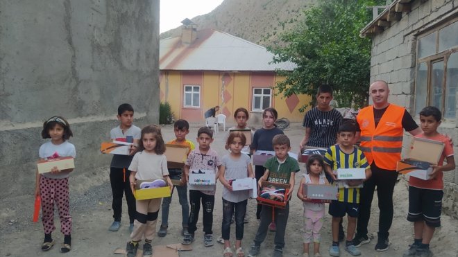 Hakkari Gençlik ve Engelliler Derneği'nden 300 yetim ve engelliye destek
