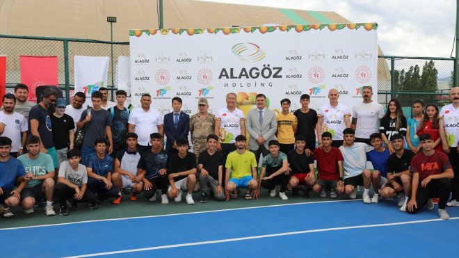IĞDIR - Alagöz Holding 3. Kayısı Cup Tenis Turnuvası başladı1