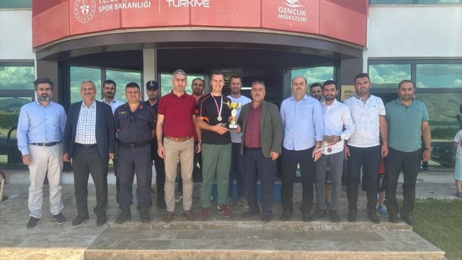 Kale'de masa tenisi turnuvası düzenlendi