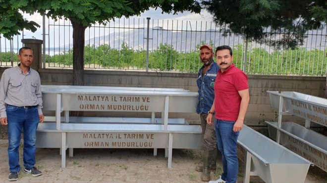 Kale'de yetiştiricilere çoban çantası ve hayvan çadırı dağıtıldı