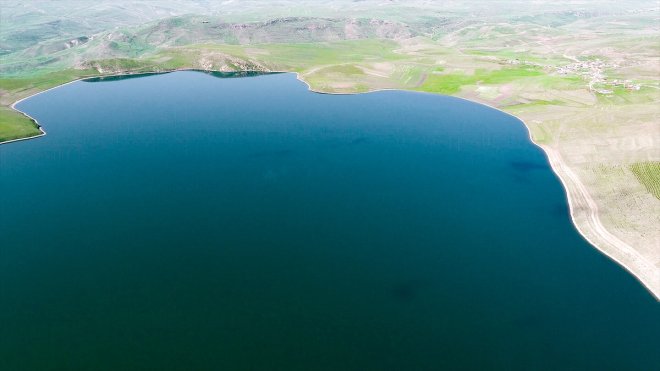 bin görüntülendi rakımdaki 2 300 KARS Aygır Gölü - havadan 3