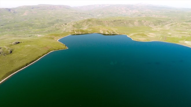 havadan 2 bin KARS görüntülendi Aygır 300 - rakımdaki Gölü 6