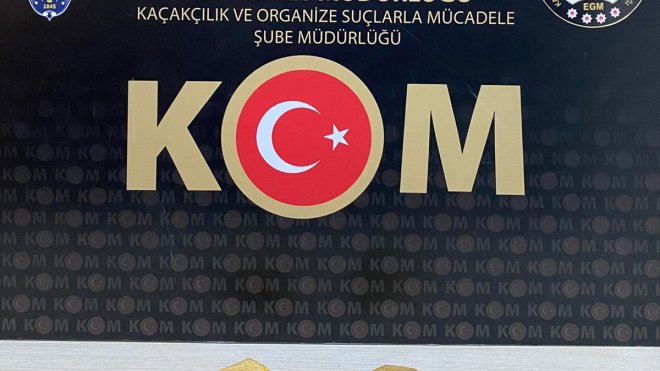 Kars'ta yasa dışı yollarla ülkeye getirilen iki külçe altın ele geçirildi