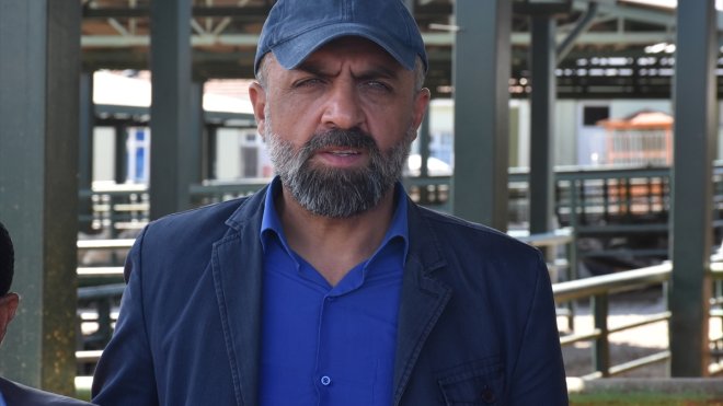 Malatya'da küçükbaş kurbanlıklar pazara indi