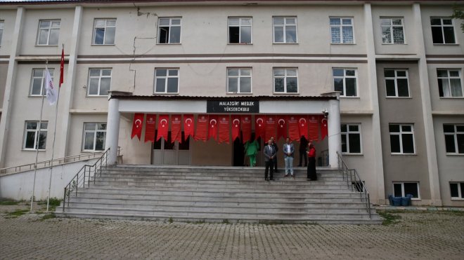 Malazgirt Savaşı alan tespit kazılarında bulunan materyaller için laboratuvar kuruldu