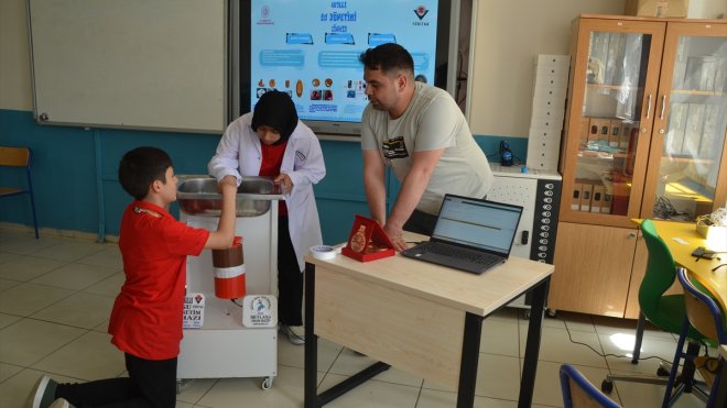 Muşlu öğrenciler 'Akıllı Su Yönetim Cihazı Projesi'yle Türkiye üçüncüsü oldu