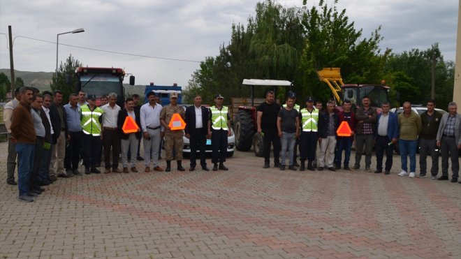 MUŞ - Traktör sürücülerine eğitim verildi1