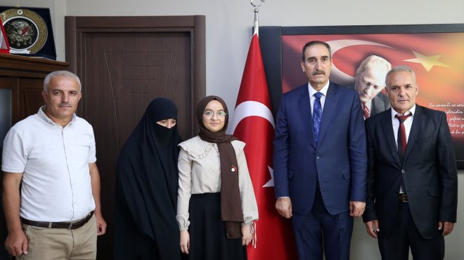 Muşlu öğrenci Zehra Şimşek, LGS sınavında 500 tam puan aldı