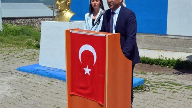 Sarıkamış'ın Alisofu köyünde başarılı öğrenciler ödüllendirildi