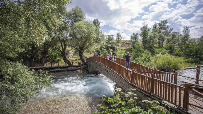 Munzur Gözeleri yeni çehresiyle yaz tatiline hazır