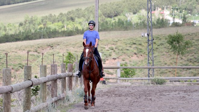 Türk spor tarihine geçen pentatlet Özyüksel, başarısını olimpiyatlarda taçlandırmak istiyor: