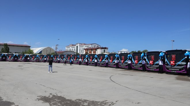 Van Büyükşehir Belediyesi araç filosuna 27 otobüs ekledi