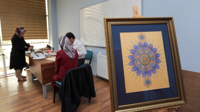 Van Büyükşehir Belediyesini açtığı tezhip kursu ilgi görüyor