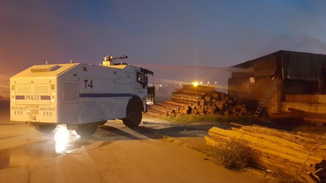 Van'da Marangozlar Sitesi'nde çıkan yangın söndürüldü