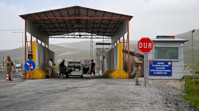 Van'da jandarma ekipleri düzensiz göçle mücadeleyi sürdürüyor