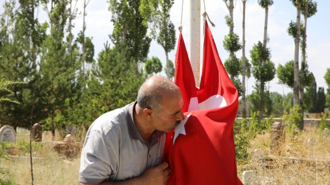15 Temmuz şehidi Halil Hamuryen'in ailesinin acısı dinmiyor