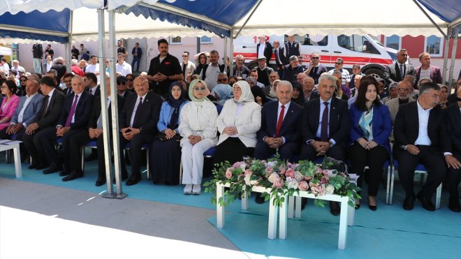 AK Parti Genel Başkanvekili Yıldırım ve ailesince yaptırılan cami açıldı1