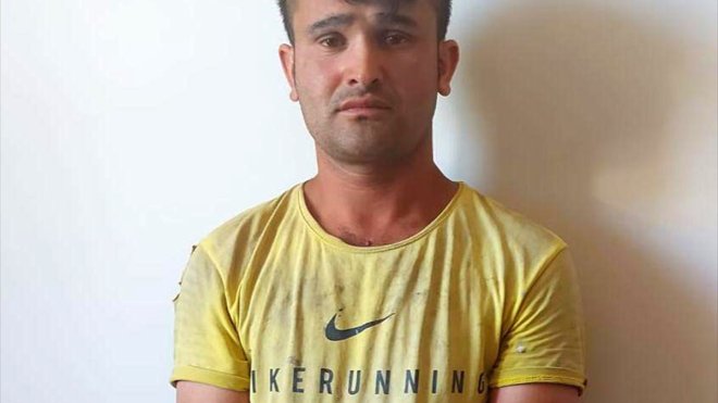 Bitlis'te 'jandarma' yazılı gömlekle sosyal medyada paylaşım yapan düzensiz göçmen yakalandı