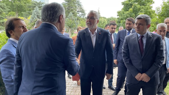 Çalışma ve Sosyal Güvenlik Bakanı Işıkhan, Malatya'da ziyaretlerde bulundu