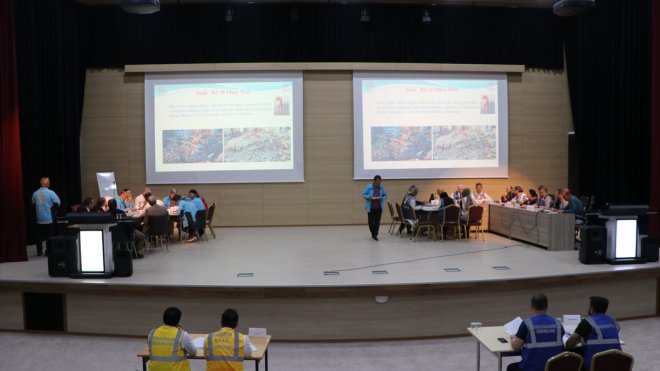 Erzurum'da deprem ve afetlere hazırlık amacıyla "Masabaşı Tatbikatı" yapıldı