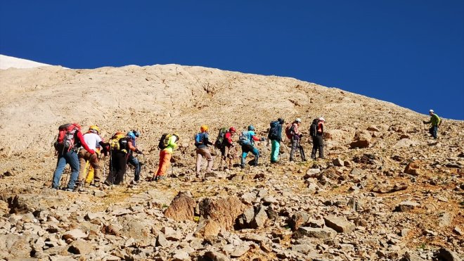 Hakkari'de Uludurok zirve tırmanışı tamamlandı