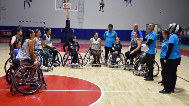 Tekerlekli Sandalye Basketbol A Milli Takımı, Avrupa Şampiyonası'na Hakkari'de hazırlanıyor