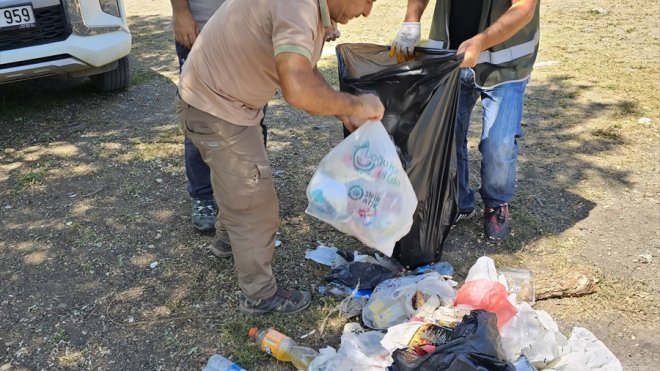 Tunceli'de ekipler Munzur Vadisi Milli Parkı'nda çevre temizliği yaptı